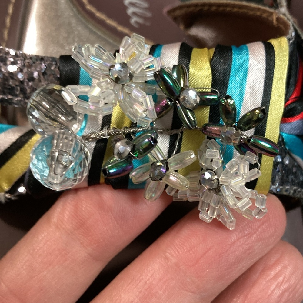 Colorful, fun sandals! - Picture 6 of 6